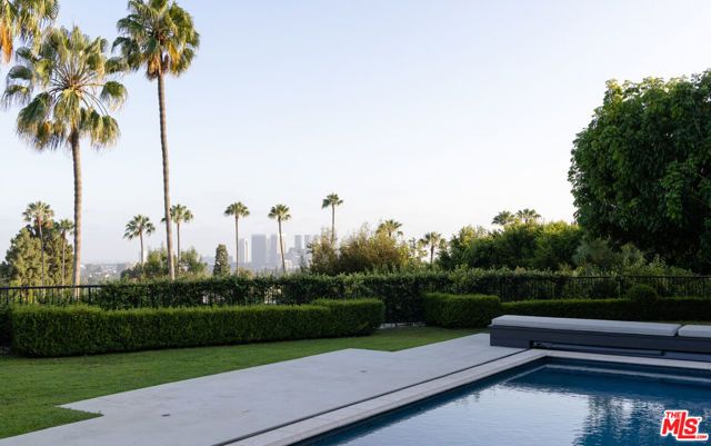 520 Stonewood Drive, Beverly Hills, CA 90210