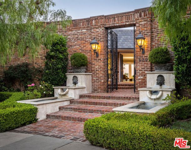 520 Stonewood Drive, Beverly Hills, CA 90210