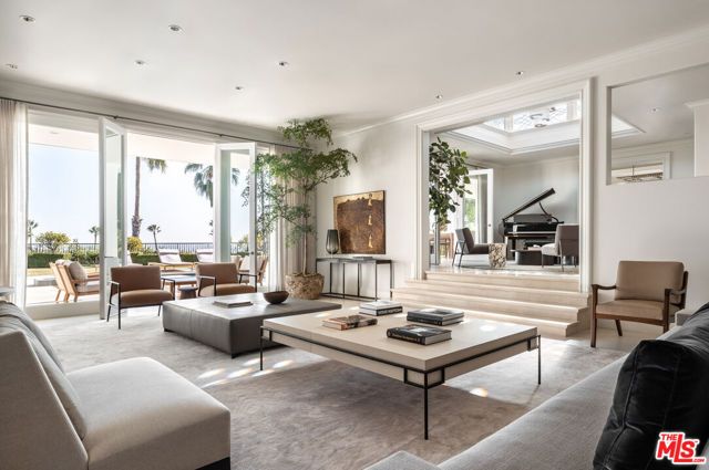 520 Stonewood Drive, Beverly Hills, CA 90210