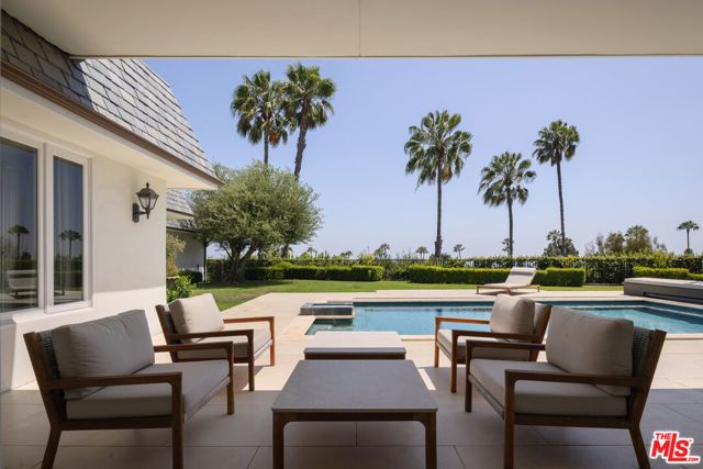 520 Stonewood Drive, Beverly Hills, CA 90210