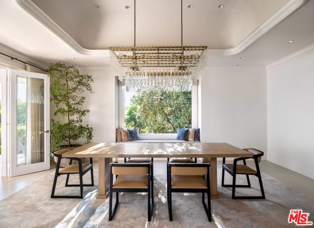 520 Stonewood Drive, Beverly Hills, CA 90210