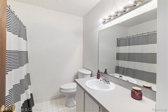 538 Autumn Drive, Flushing, MI 48433