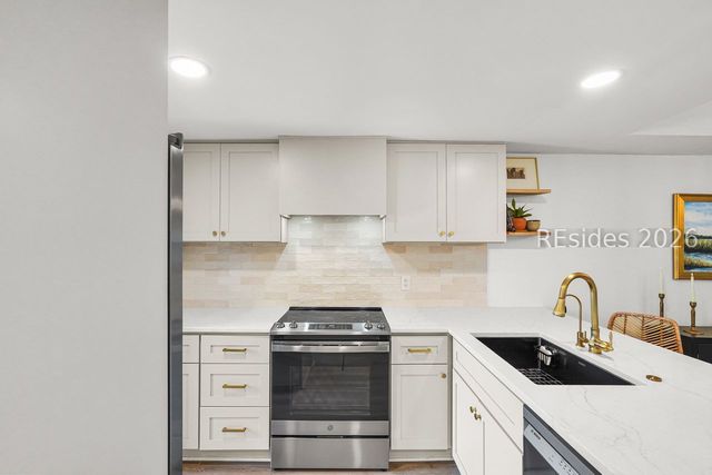 2 William Hilton Pkwy Apt 506, Hilton Head Island, SC 29926