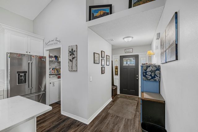 9693 Leeward Way, Navarre, FL 32566