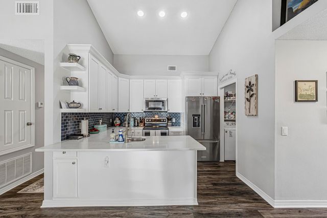 9693 Leeward Way, Navarre, FL 32566