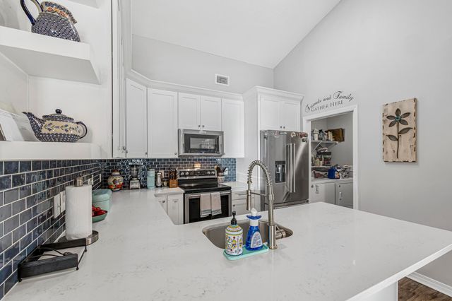 9693 Leeward Way, Navarre, FL 32566