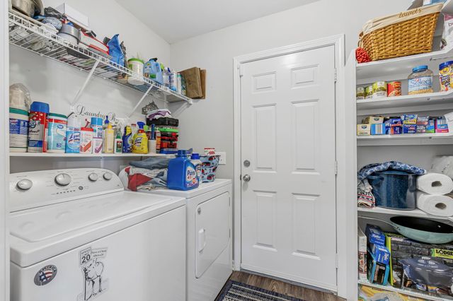 9693 Leeward Way, Navarre, FL 32566