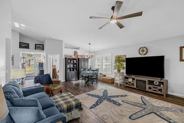 9693 Leeward Way, Navarre, FL 32566