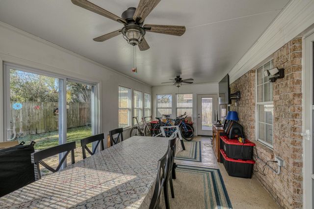 9693 Leeward Way, Navarre, FL 32566