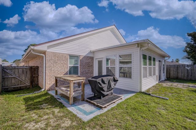 9693 Leeward Way, Navarre, FL 32566