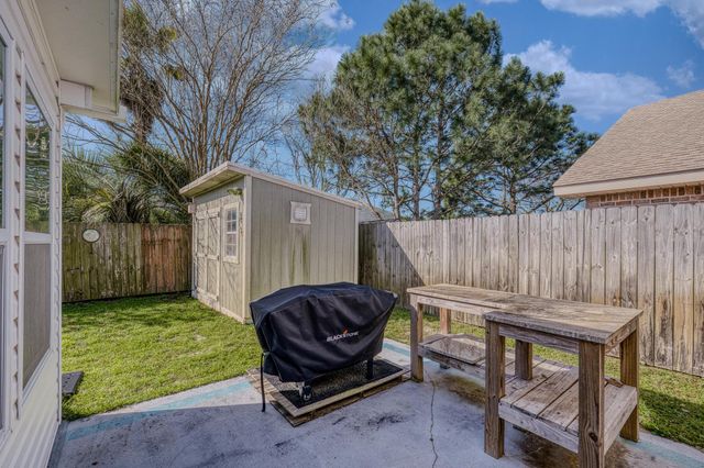 9693 Leeward Way, Navarre, FL 32566