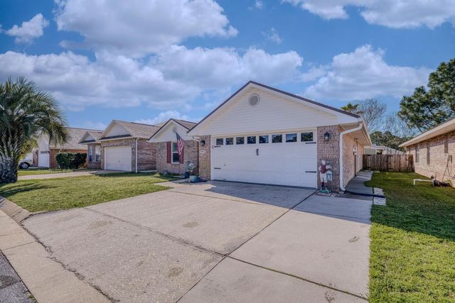 9693 Leeward Way, Navarre, FL 32566