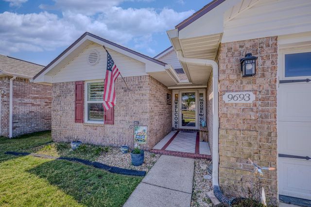 9693 Leeward Way, Navarre, FL 32566