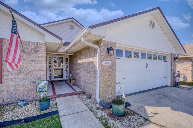 9693 Leeward Way, Navarre, FL 32566