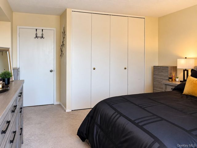 209-45 26th Avenue 3F, Bayside, NY 11360