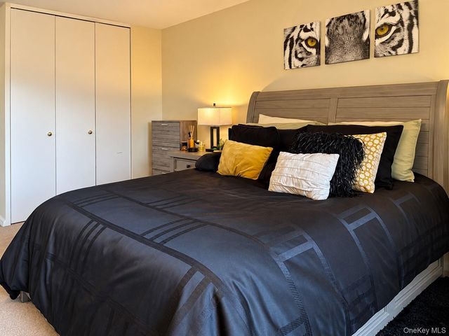 209-45 26th Avenue 3F, Bayside, NY 11360