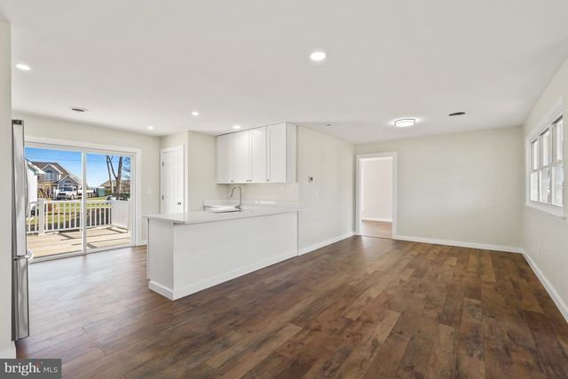 1546 RIDGELY DR, Edgewater, MD 21037