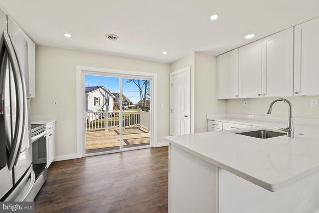 1546 RIDGELY DR, Edgewater, MD 21037