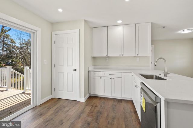 1546 RIDGELY DR, Edgewater, MD 21037