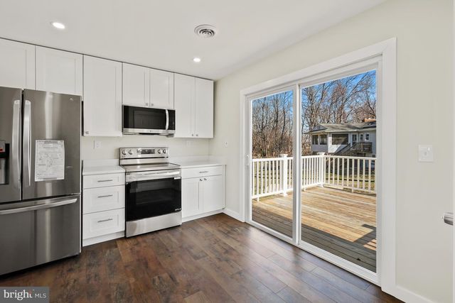 1546 RIDGELY DR, Edgewater, MD 21037