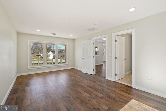 1546 RIDGELY DR, Edgewater, MD 21037