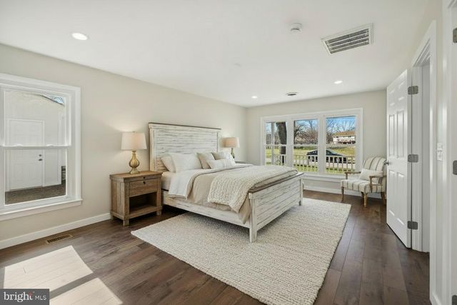 1546 RIDGELY DR, Edgewater, MD 21037