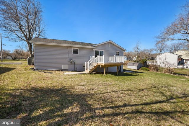 1546 RIDGELY DR, Edgewater, MD 21037