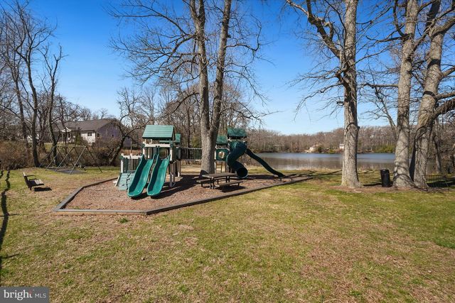 1546 RIDGELY DR, Edgewater, MD 21037
