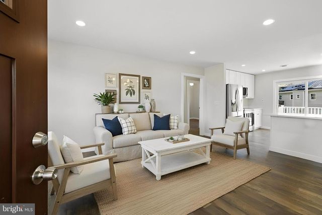 1546 RIDGELY DR, Edgewater, MD 21037