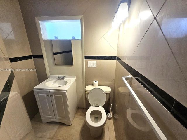 10790 SW 46th St 10790, Miami, FL 33165
