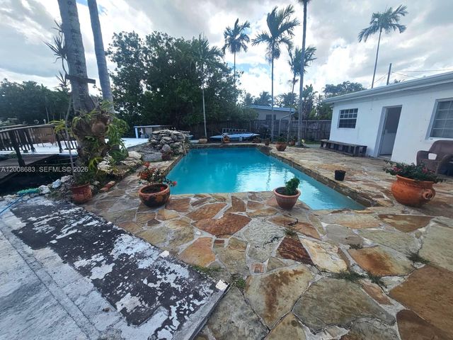 10790 SW 46th St 10790, Miami, FL 33165