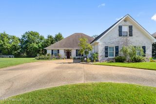 208 Old Bay Lane, Bay Saint Louis, MS 39520