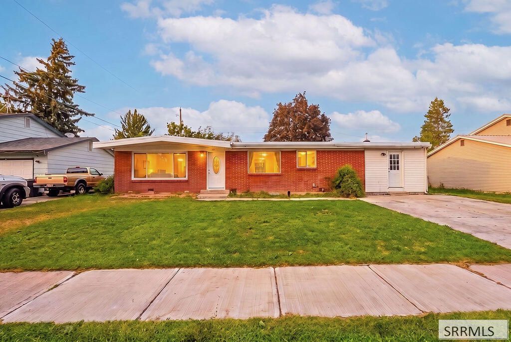 2161 E John Adams Parkway, Idaho Falls, ID 83401