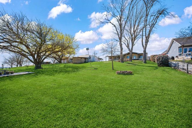 207 Vivian Road, Onalaska, TX 77360