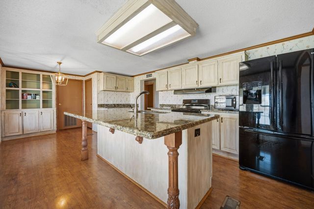 207 Vivian Road, Onalaska, TX 77360