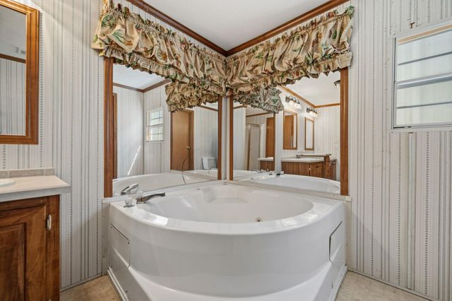 207 Vivian Road, Onalaska, TX 77360