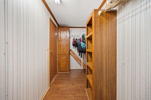 207 Vivian Road, Onalaska, TX 77360