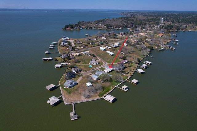 207 Vivian Road, Onalaska, TX 77360