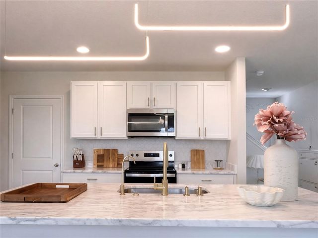 3419 HILLTOP CIRCLE, Bradenton, FL 34211