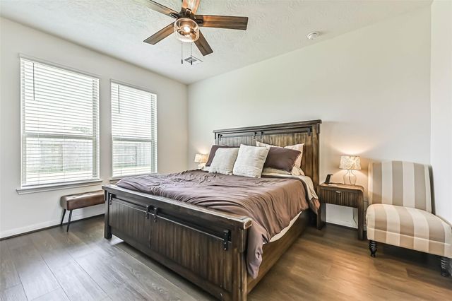 704 Allana Lane, Alvin, TX 77511