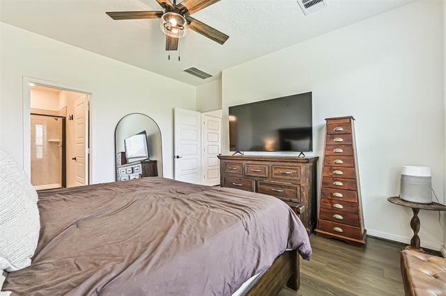 704 Allana Lane, Alvin, TX 77511