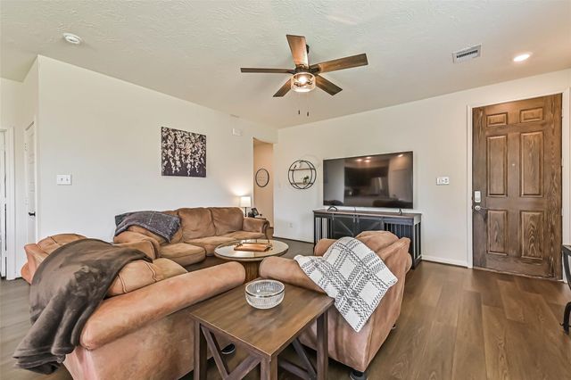 704 Allana Lane, Alvin, TX 77511