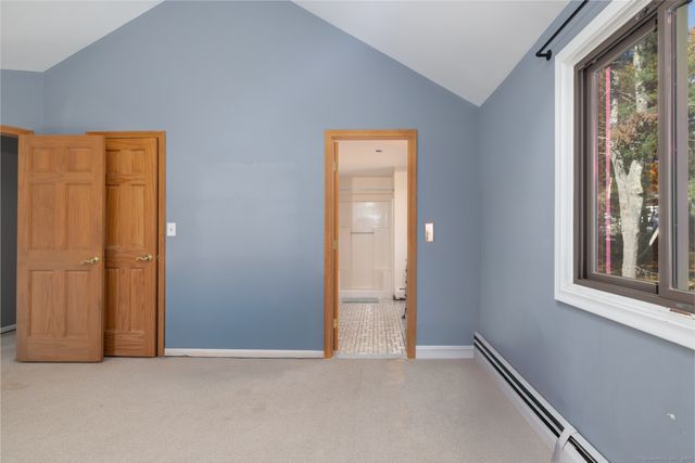 18 Meadowlark Road, Simsbury, CT 06092