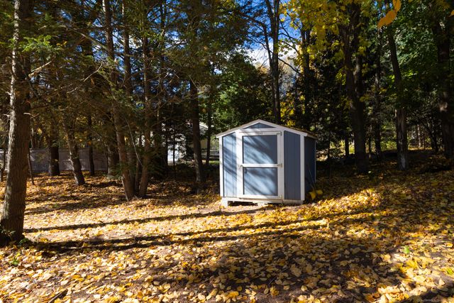 18 Meadowlark Road, Simsbury, CT 06092