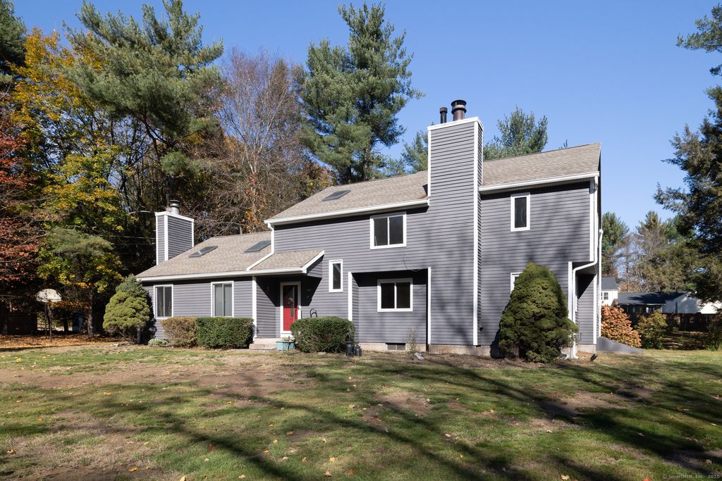 18 Meadowlark Road, Simsbury, CT 06092