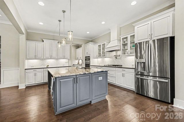 4002 Soleado Drive, Matthews, NC 28104