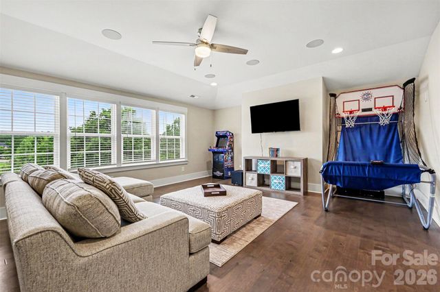 4002 Soleado Drive, Matthews, NC 28104