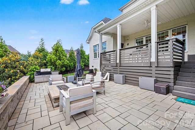 4002 Soleado Drive, Matthews, NC 28104