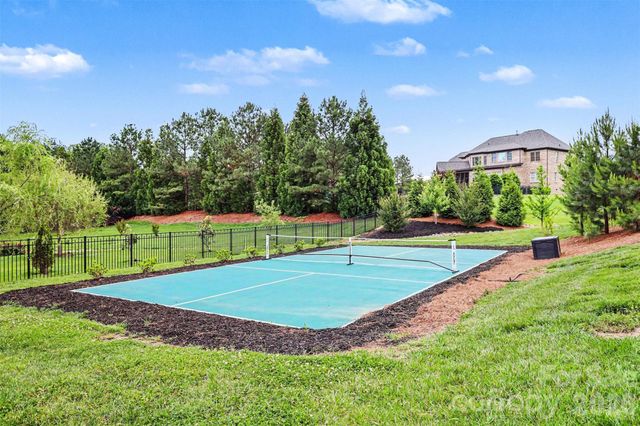 4002 Soleado Drive, Matthews, NC 28104