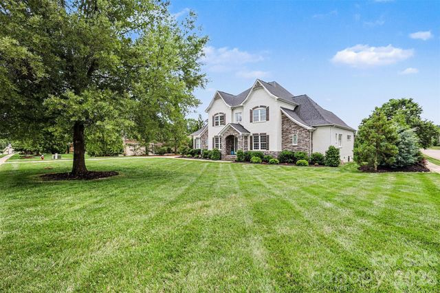 4002 Soleado Drive, Matthews, NC 28104
